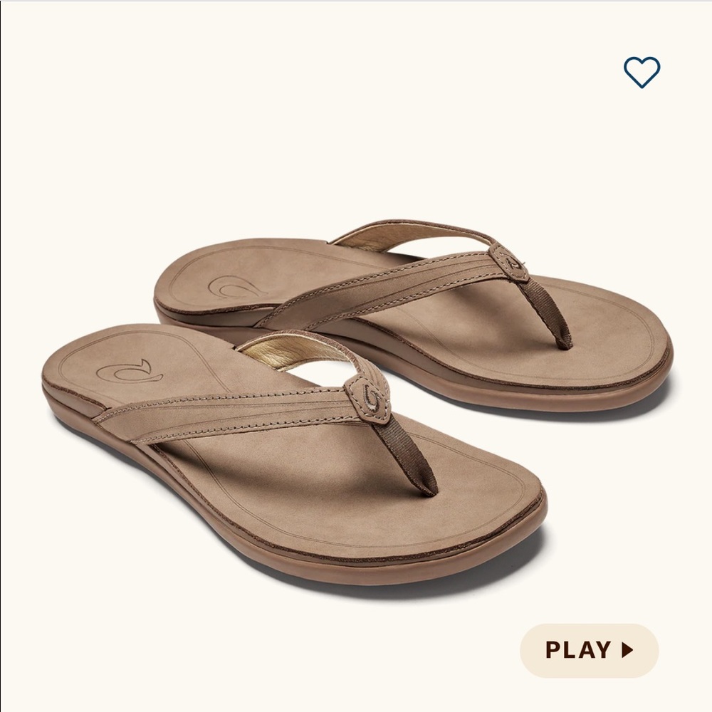 OluKai ‘Aukai flip flops/slippers